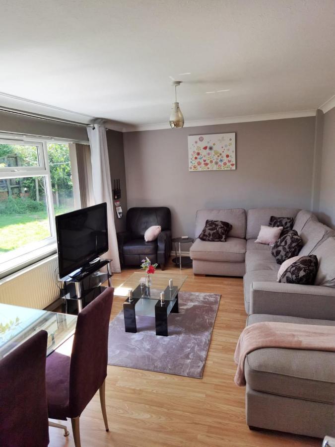 Fourth Avenue, Lovely Bungalow Available For Guests And Contractors Parking Wifi Nottingham Extérieur photo