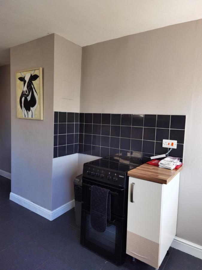 Fourth Avenue, Lovely Bungalow Available For Guests And Contractors Parking Wifi Nottingham Extérieur photo