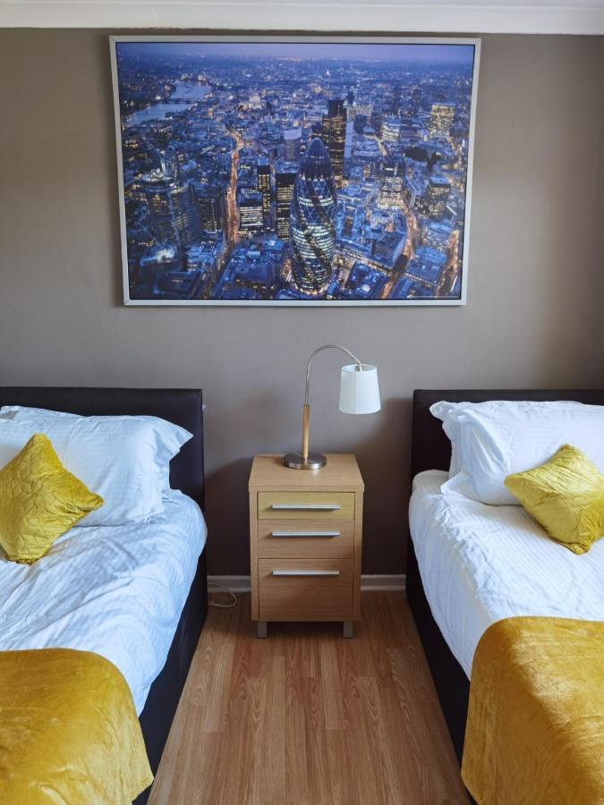 Fourth Avenue, Lovely Bungalow Available For Guests And Contractors Parking Wifi Nottingham Extérieur photo