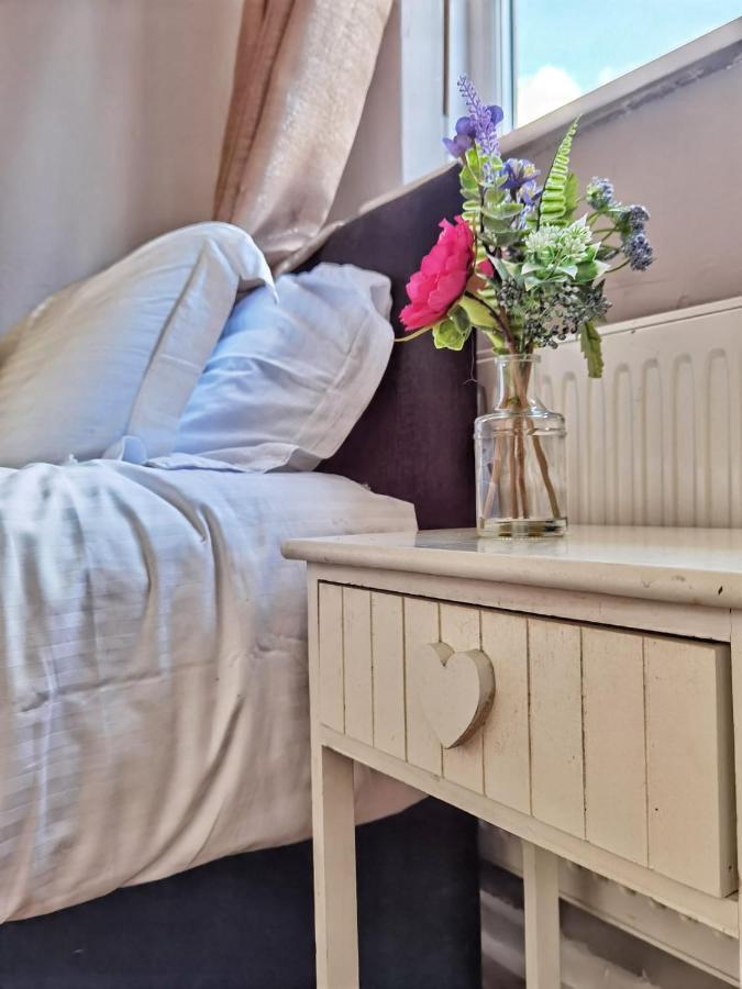 Fourth Avenue, Lovely Bungalow Available For Guests And Contractors Parking Wifi Nottingham Extérieur photo