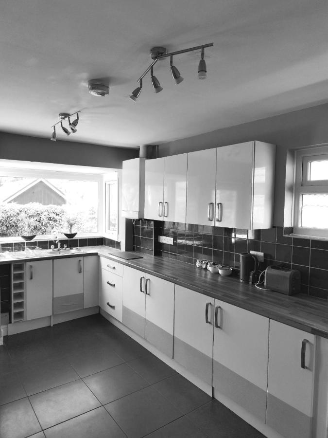 Fourth Avenue, Lovely Bungalow Available For Guests And Contractors Parking Wifi Nottingham Extérieur photo