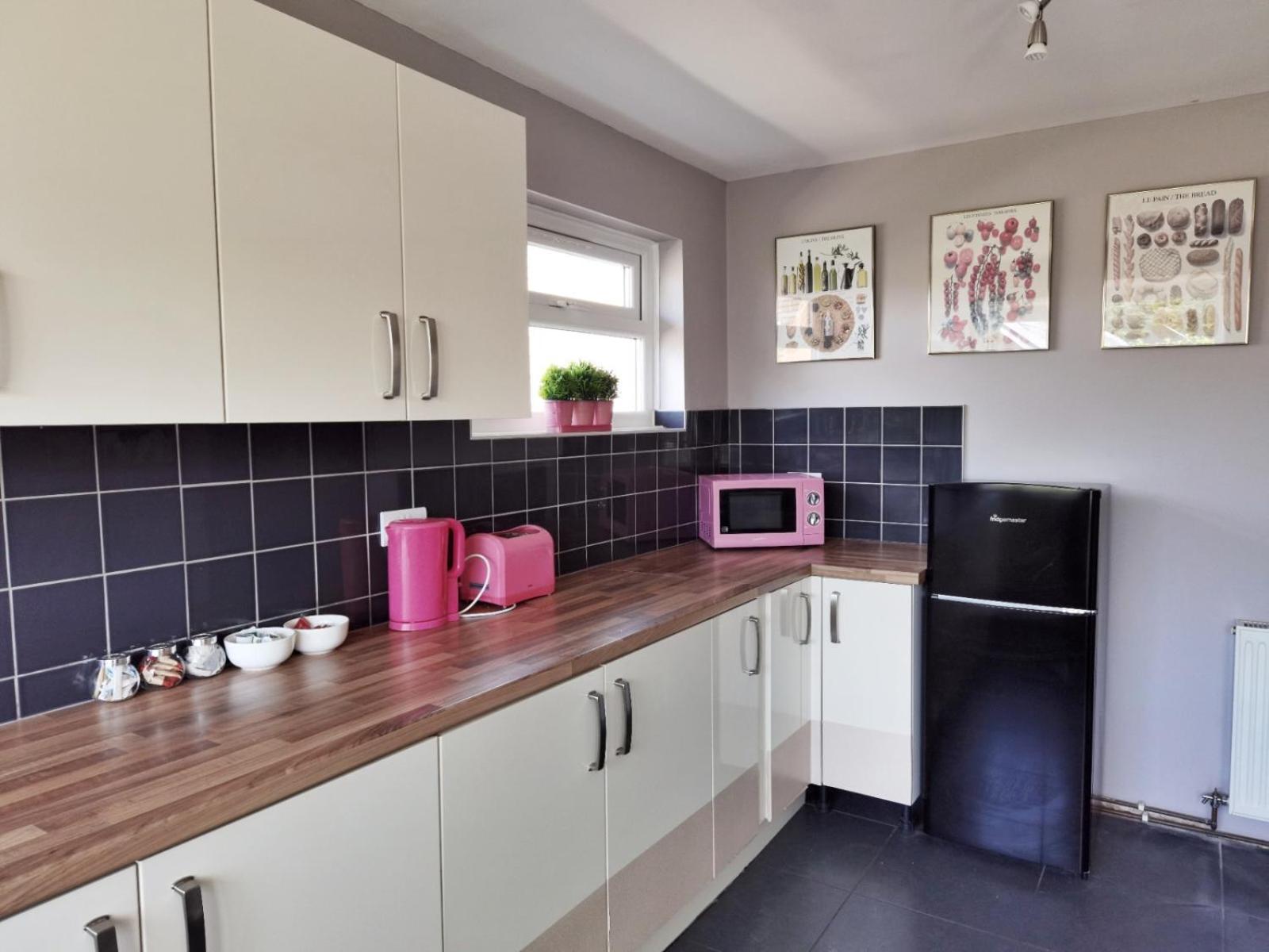 Fourth Avenue, Lovely Bungalow Available For Guests And Contractors Parking Wifi Nottingham Extérieur photo