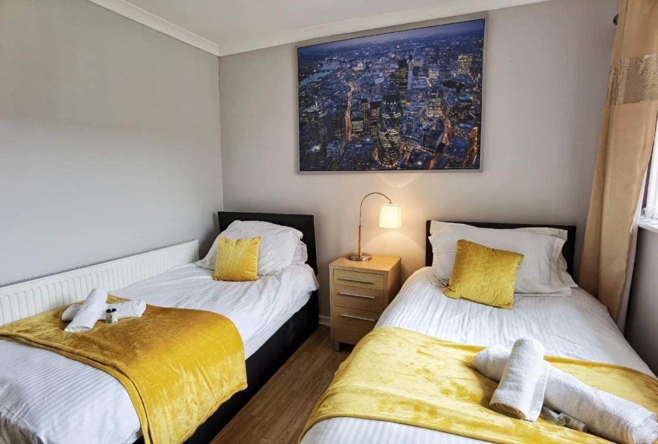 Fourth Avenue, Lovely Bungalow Available For Guests And Contractors Parking Wifi Nottingham Extérieur photo