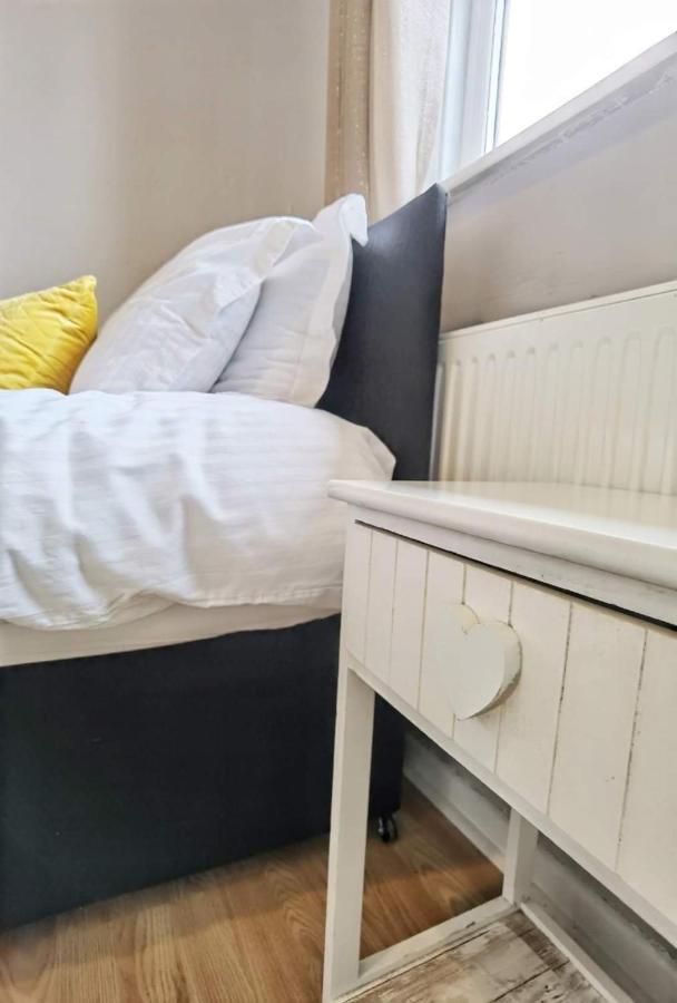 Fourth Avenue, Lovely Bungalow Available For Guests And Contractors Parking Wifi Nottingham Extérieur photo