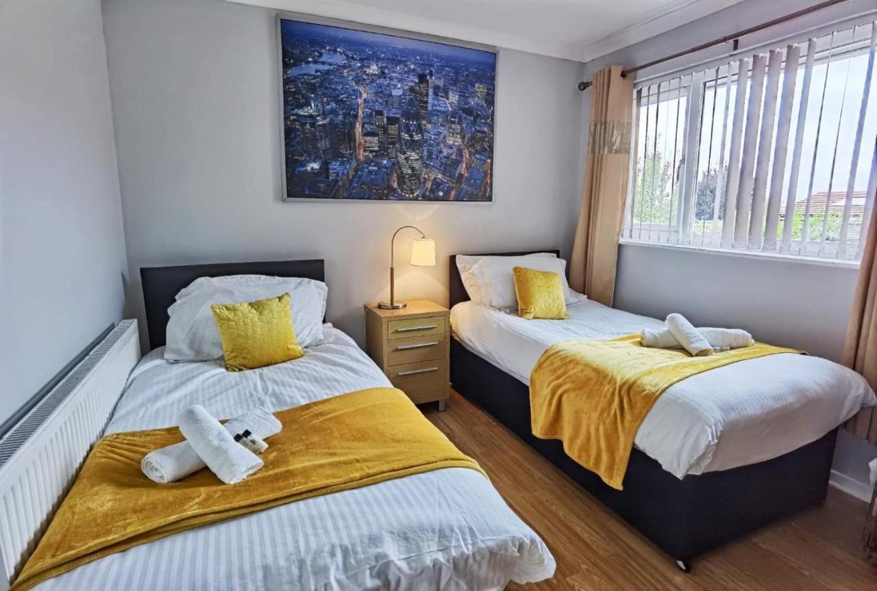 Fourth Avenue, Lovely Bungalow Available For Guests And Contractors Parking Wifi Nottingham Extérieur photo