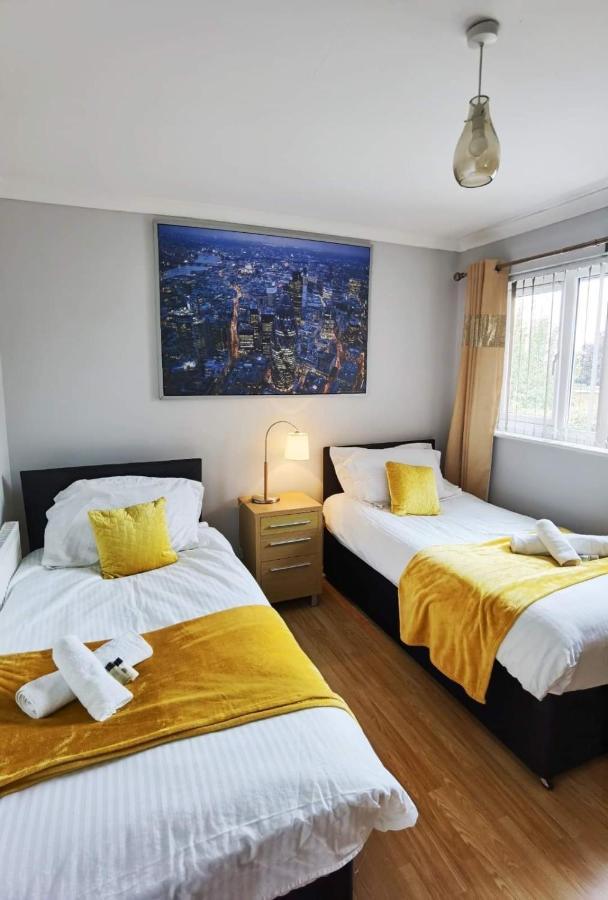 Fourth Avenue, Lovely Bungalow Available For Guests And Contractors Parking Wifi Nottingham Extérieur photo
