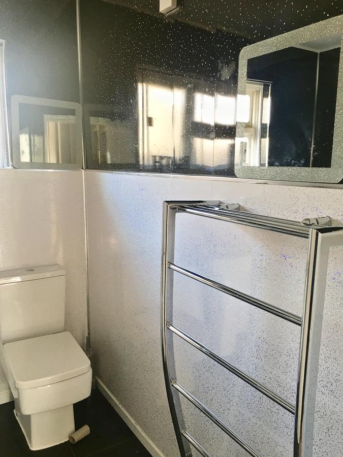 Fourth Avenue, Lovely Bungalow Available For Guests And Contractors Parking Wifi Nottingham Extérieur photo